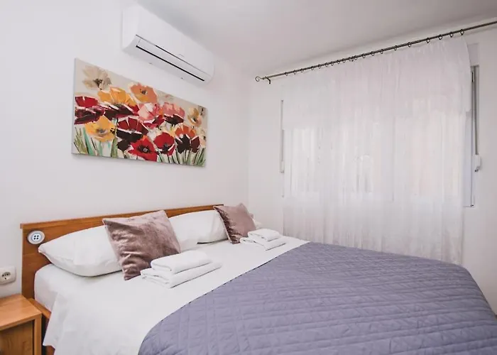Marjan Hill 3-br Apt,5 Guests Private Garden Near 아파트 스플리트