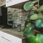 Marjan Hill 3-br Apt,5 Guests Private Garden Near *