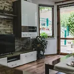 Marjan Hill 3-br Apt,5 Guests Private Garden Near * Split