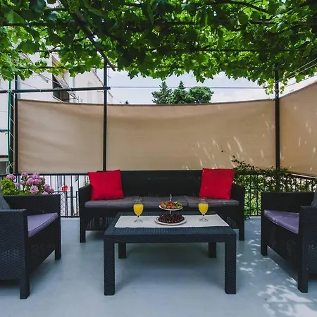 شقة Marjan Hill 3-br Apt,5 Guests Private Garden Near سبليت