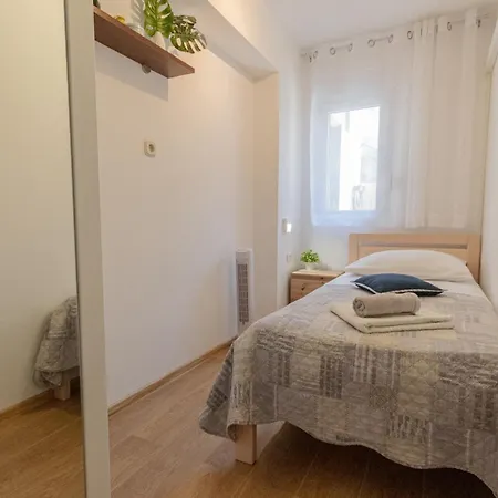Apartment Marjan Hill 3-br Apt,5 Guests Private Garden Near *
